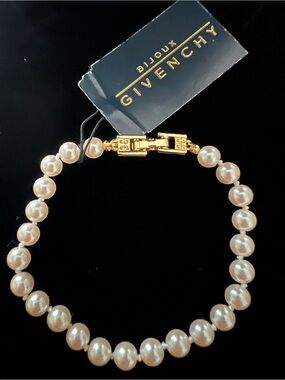Vintage Givenchy Faux Pearl Bracelet - 7 1/2”